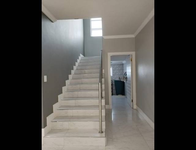 5 BEDROOM HOUSE FOR SALE IN FOURWAYS
